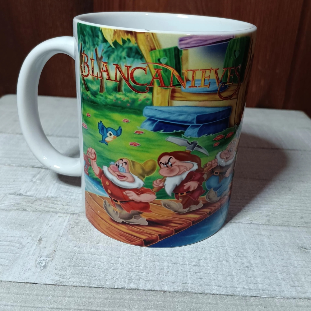 'Blancanieves' Spanish Whimsical Snow White & The 7 Dwarfs Design Mug